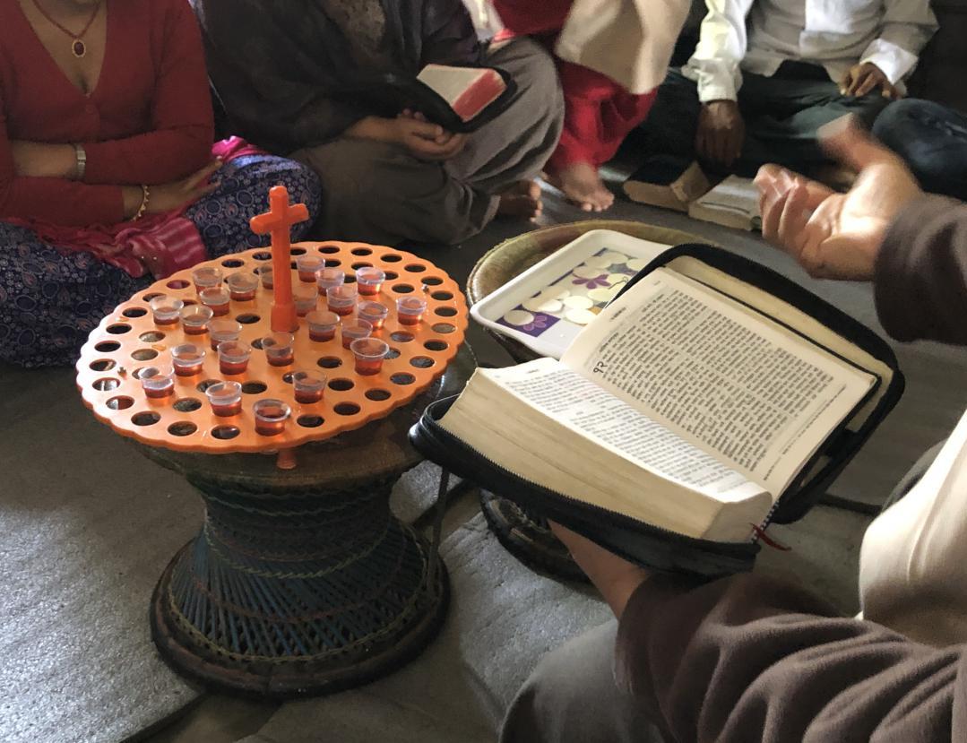 AVC Nepal Bild Bibel